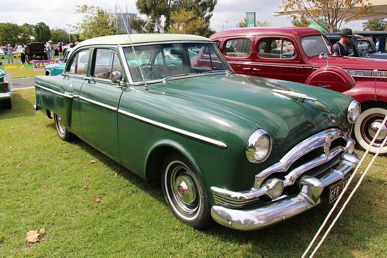 Packard Clipper (Reintroduction) (1953–1957; Especially 1955–1956 as a Budget Luxury Model)