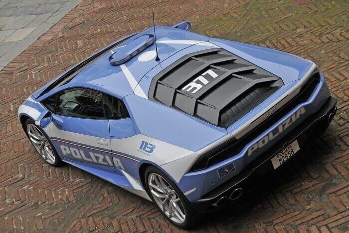 The Italian Police Once Transported A Life-Saving Kidney In One Of Their Lamborghinis