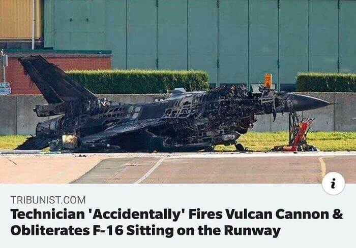 Nunca Pressione O Botão Vermelho