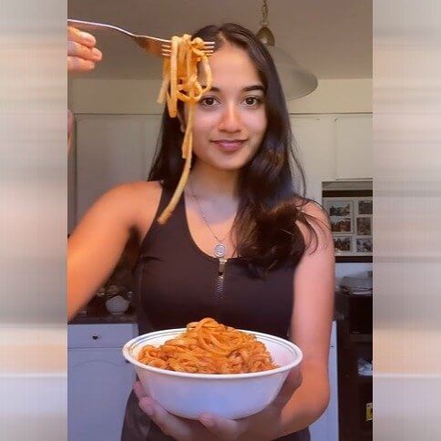 Add Sugar to Pasta Sauce, You'll Thank Your Grandma Later