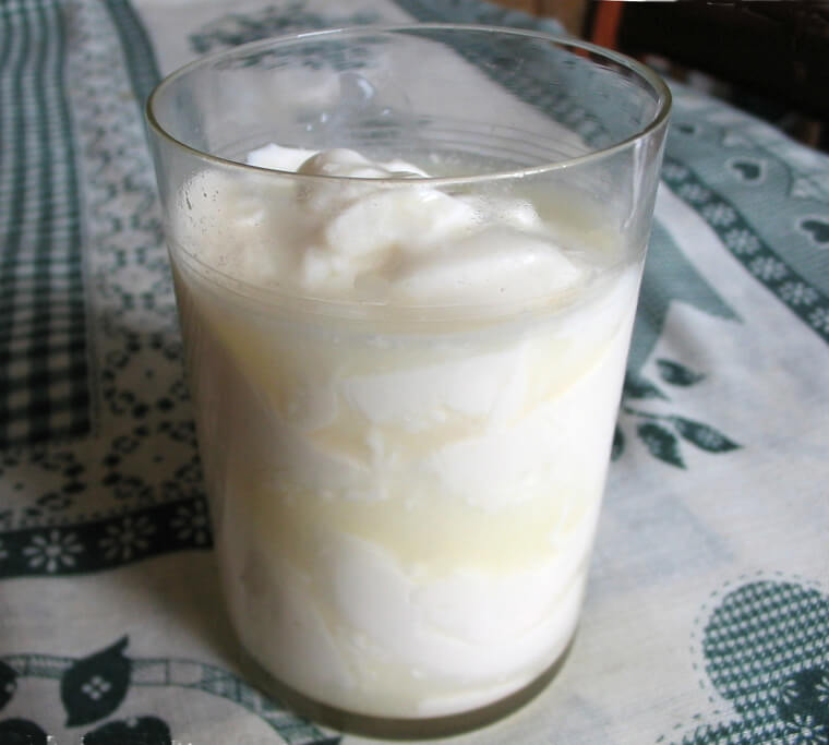 Mix Sweet Milk and Vinegar to Make a Quick Alternative for Sour Milk