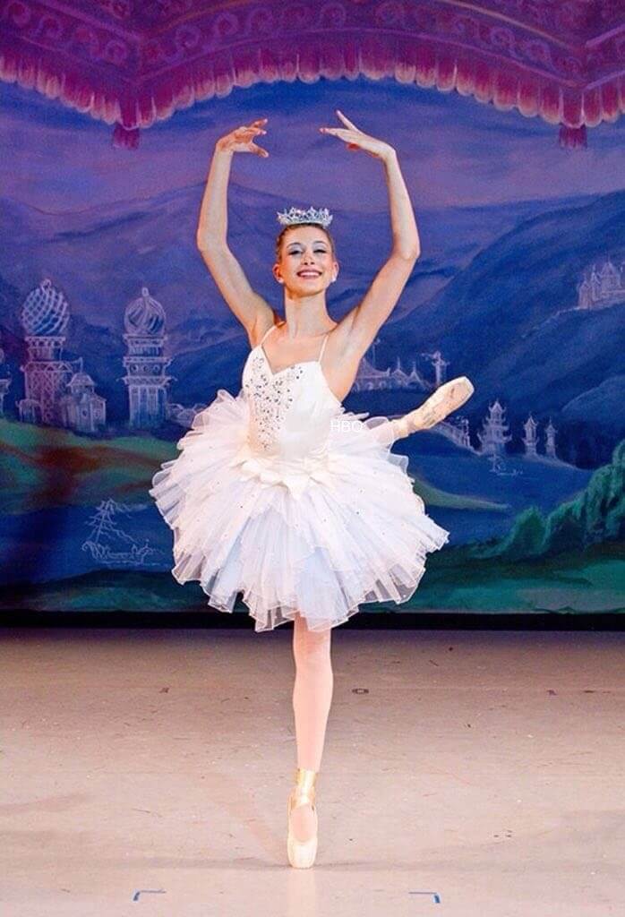 Hailey Baldwin — Ballet