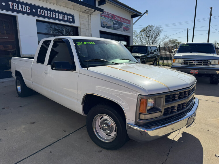 1995 Chevrolet Custom - $11,900