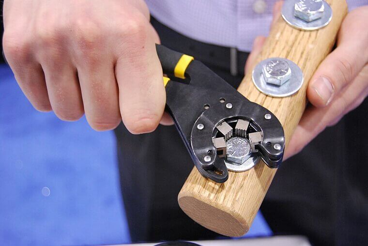 Bionic Wrench