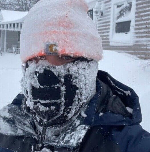 Déblayer ton allée par ce temps est une bataille