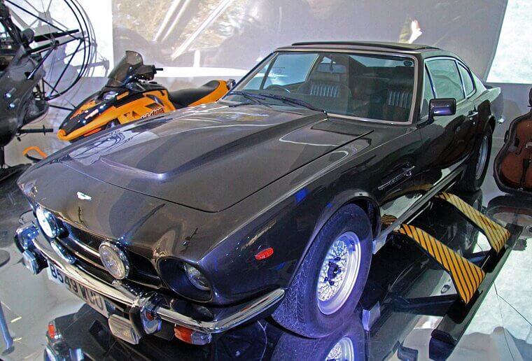 Aston Martin V8 Vantage (The Living Daylights, 1987)