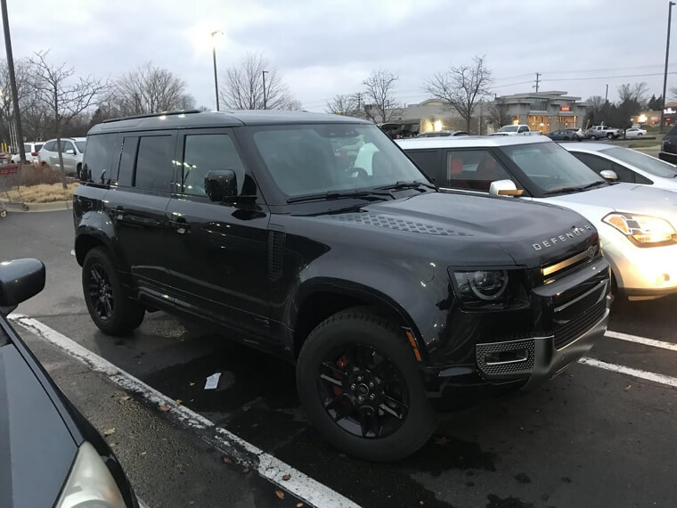 Land Rover Defender (No Time to Die, 2021)