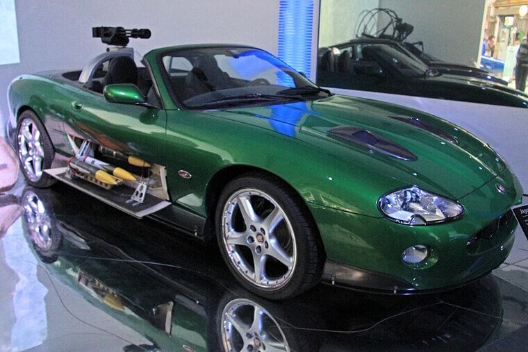 Aston Martin Vanquish (Die Another Day, 2002)