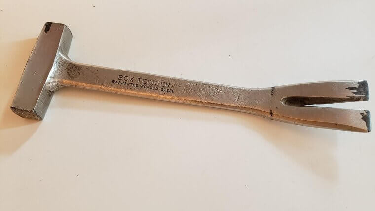The Classic Nail Puller Bar