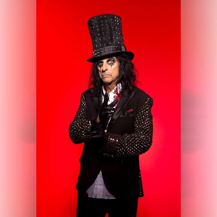 Alice Cooper Biting the Head Off a Chicken: Myth
