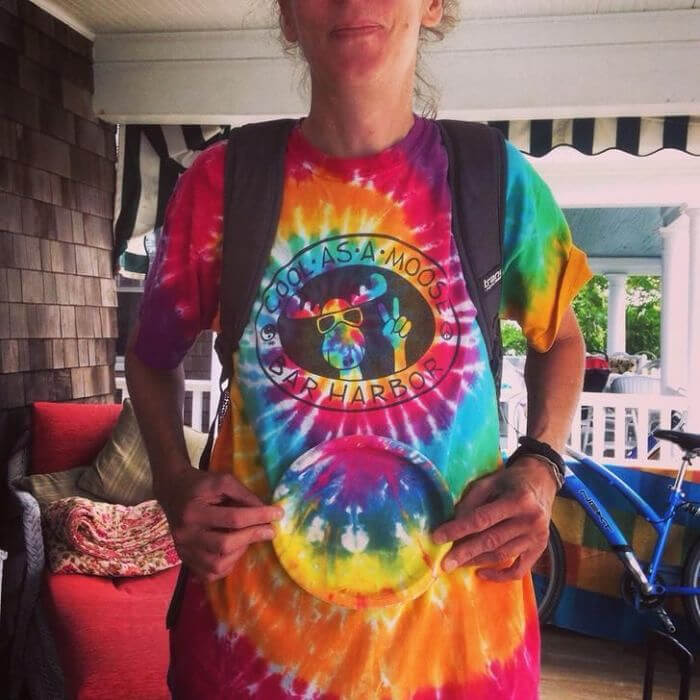 Een bijpassend Tie-Dye shirt en bord