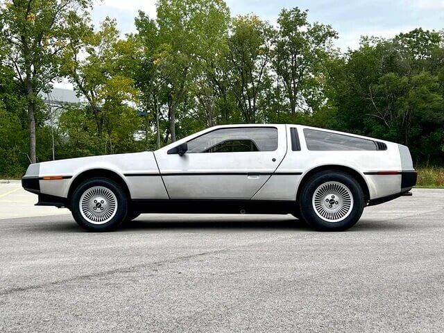 DeLorean DMC-12