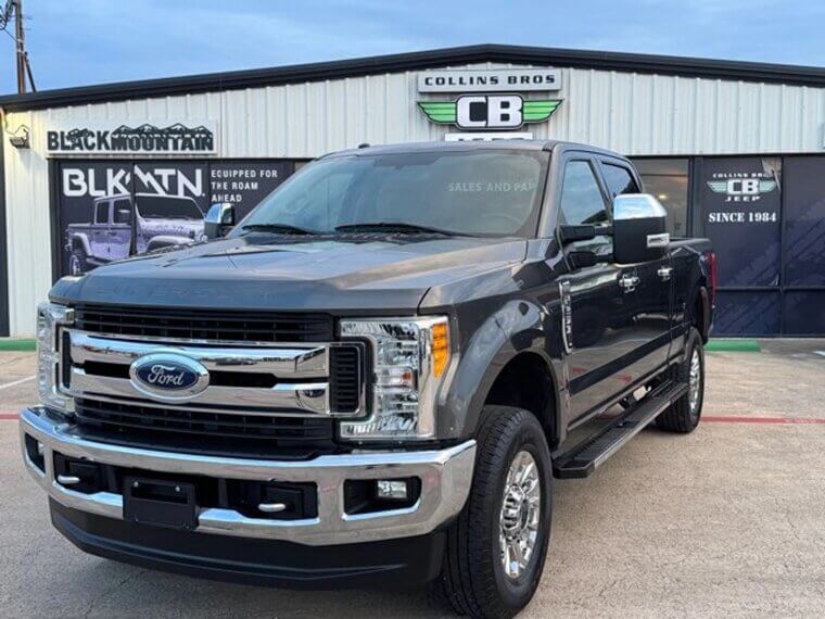 ​2017 Ford F-250 Super Duty XLT: $35,800