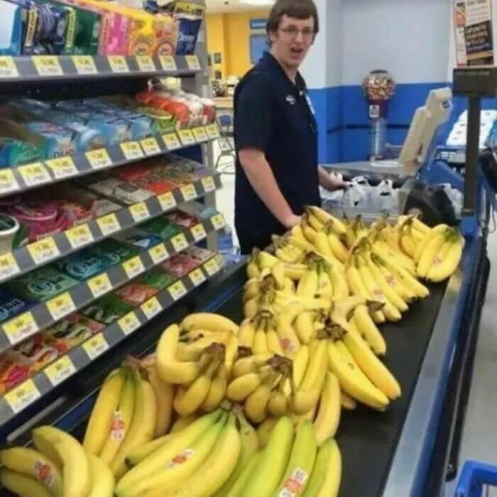 This Cashier’s Face Says It All