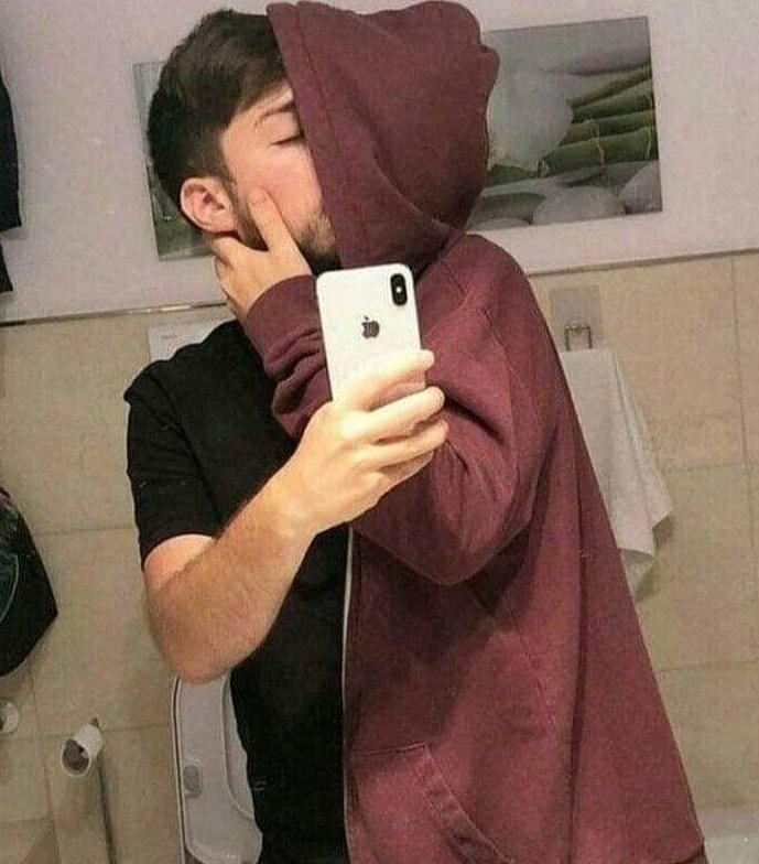 This Guy Sure Loves Himself