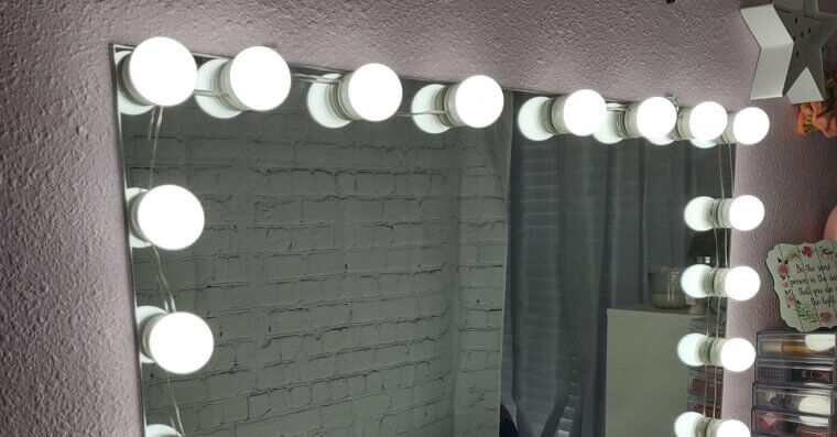 Hollywood Vanity Lights