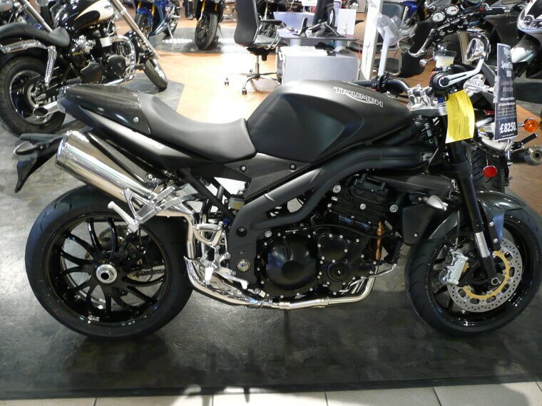 Triumph Speed Triple 1200 RR
