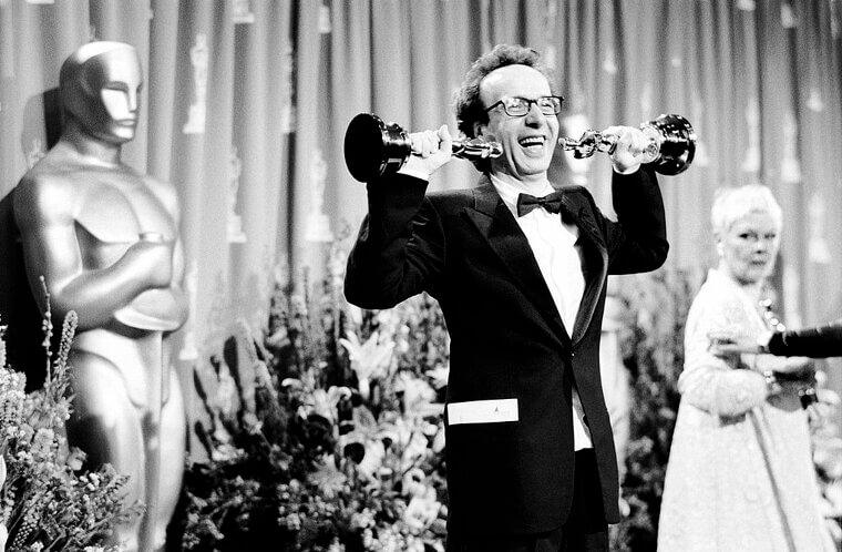 When Roberto Benigni Walked on People's Seats on His Way to Get His Award (1999)