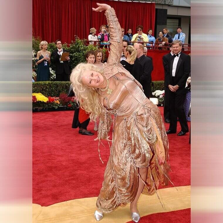 Sally Kirkland's Eye-Catching Look and Poses (2002)
