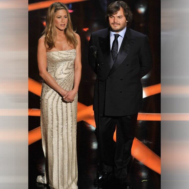 When Jennifer Aniston Had to Present an Award With Brad Pitt and Angelina Jolie Right in Front of Her (2009)