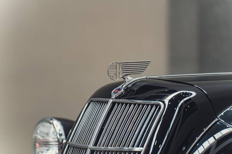 The Classic Hood Ornament as an Icon
