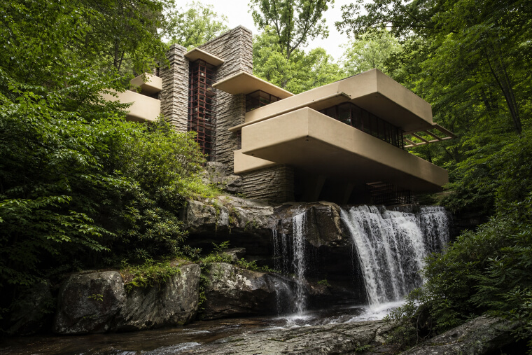 Fallingwater Defies Gravity Over a Waterfall