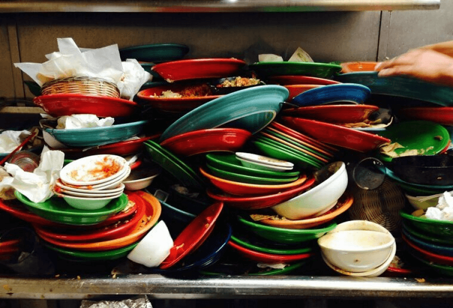 Kitchen Habits That Attract Bugs Faster