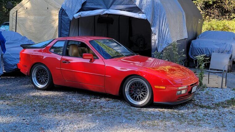 Porsche 944