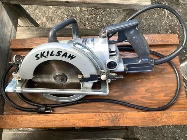 SkilSaw Model 77 (Worm Drive Circular Saw)