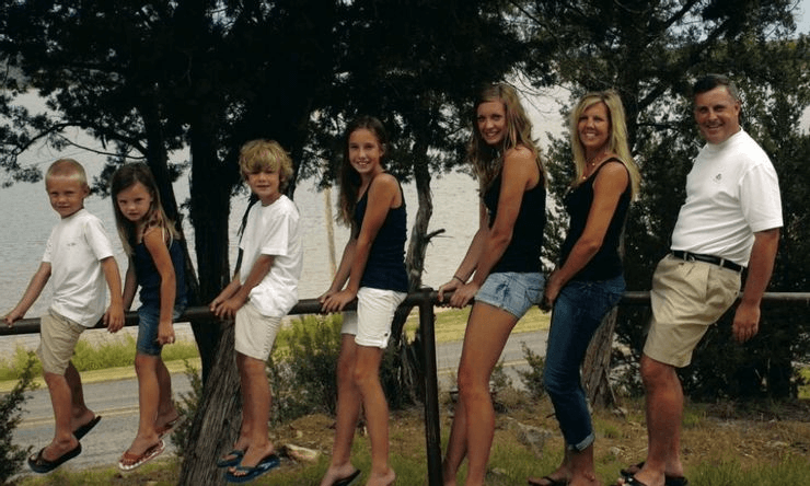 Time For An (Awkward) Family Photo