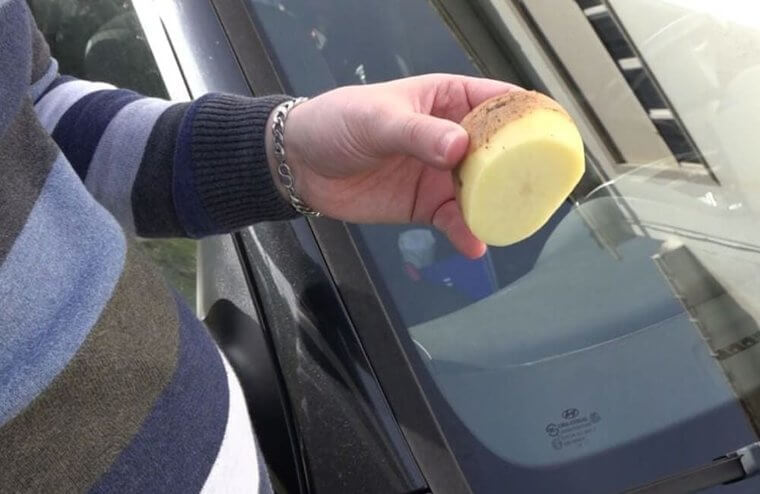 De-Frost Glass With a Potato