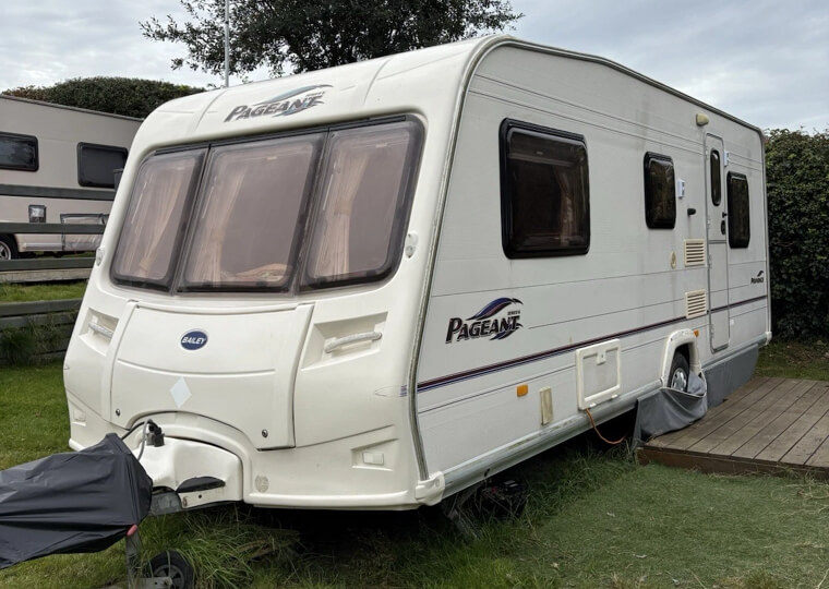 2004 Bailey Pageant - £3,750.00 (USD $5046)