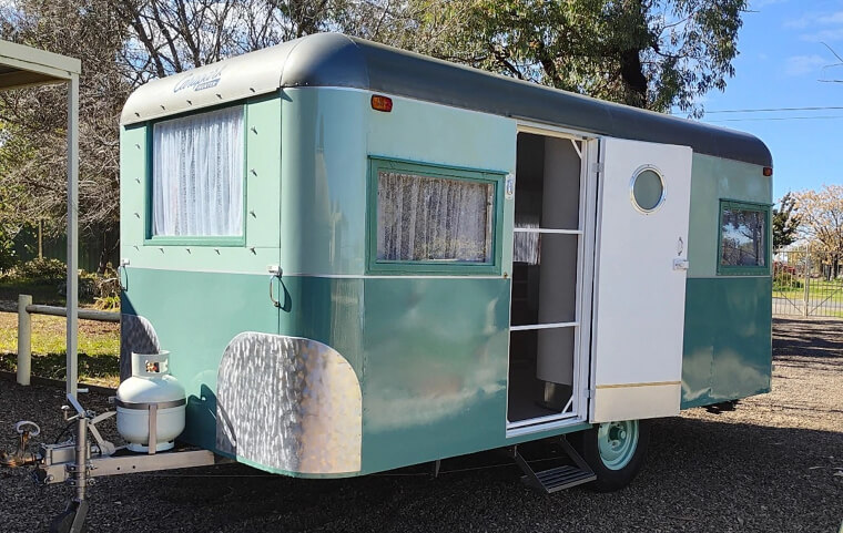 1956 Carapark Hunter Special - AU $35,000.00 (USD $23,067)