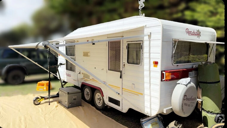 2000 Roadster Voyager Caravan 19ft - AU $18,500.00 (USD $12,192)