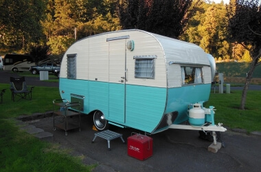 Beautiful Vintage Trailers You Can Snap Up on eBay