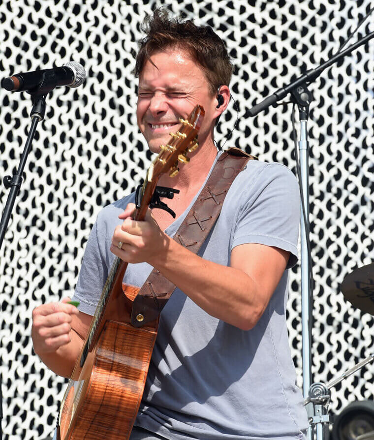Bryan White: Playing Acoustic Shows and Raising a Family