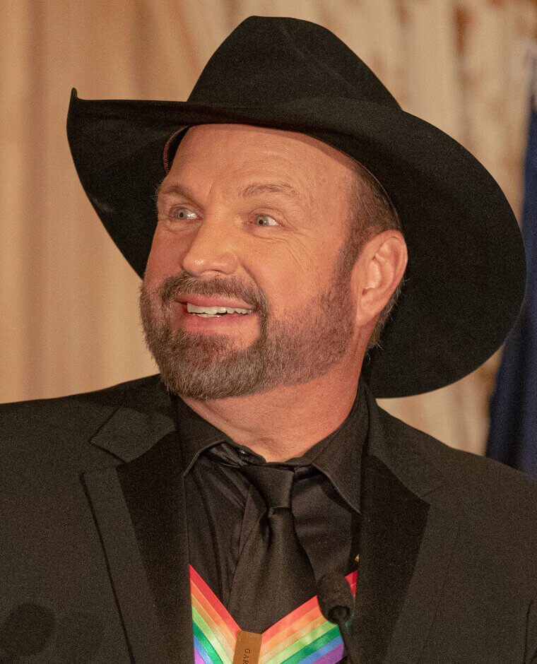 Garth Brooks: Stadium Tours and Broadcasting Ventures