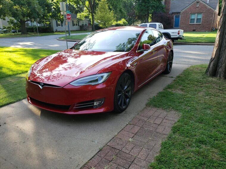 Tesla Model S - Avoid
