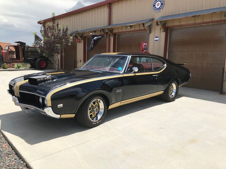 Oldsmobile 442 and the Thrill of Speed