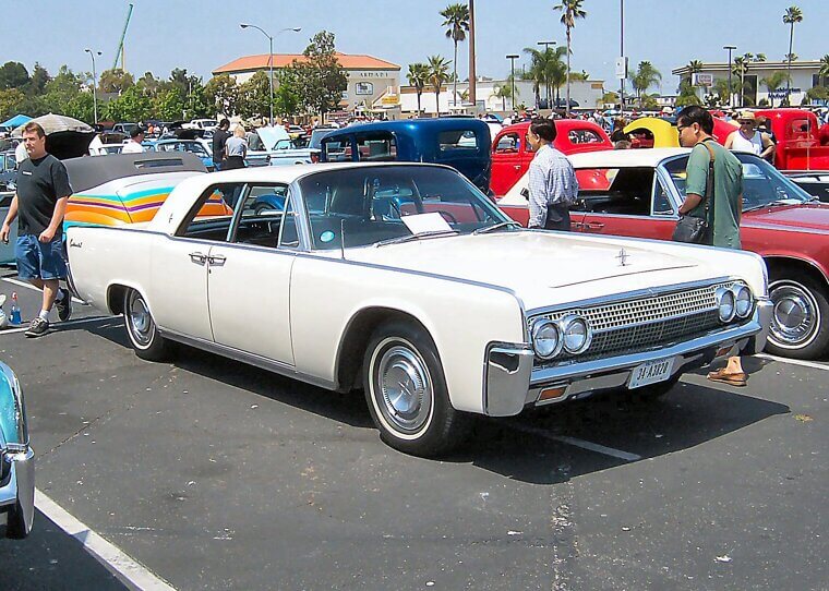 The Elegant Lincoln Continental Mark IV