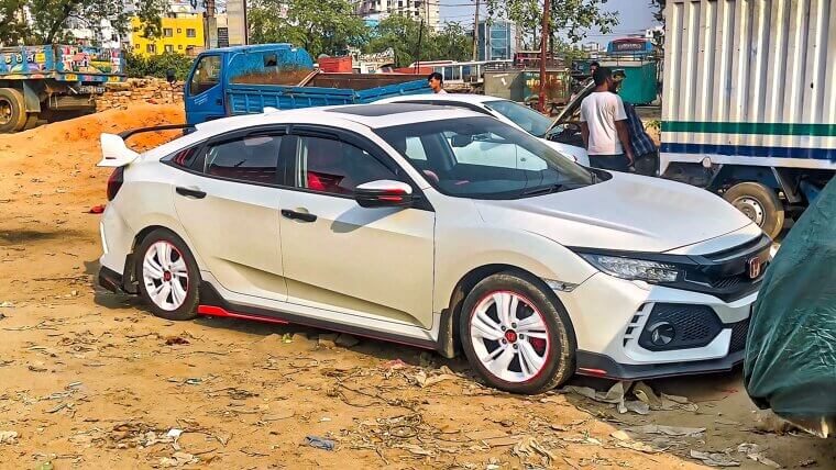 ​Leaving Your Car in Direct Sunlight