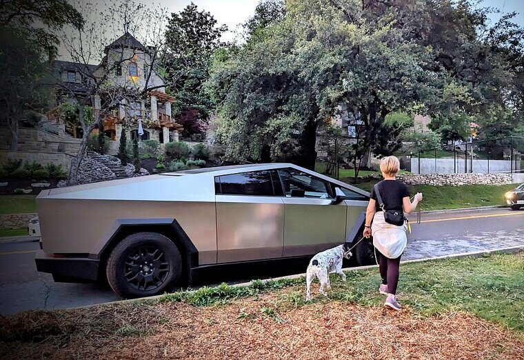 Poor Panel Gaps Let in Road Debris