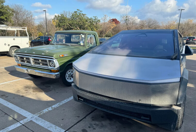 Lack of Paint or Clear Coat