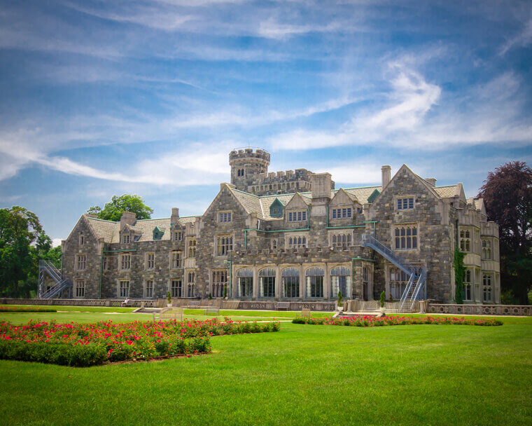 The Great Gatsby: The Gold Coast Mansions of Long Island, New York