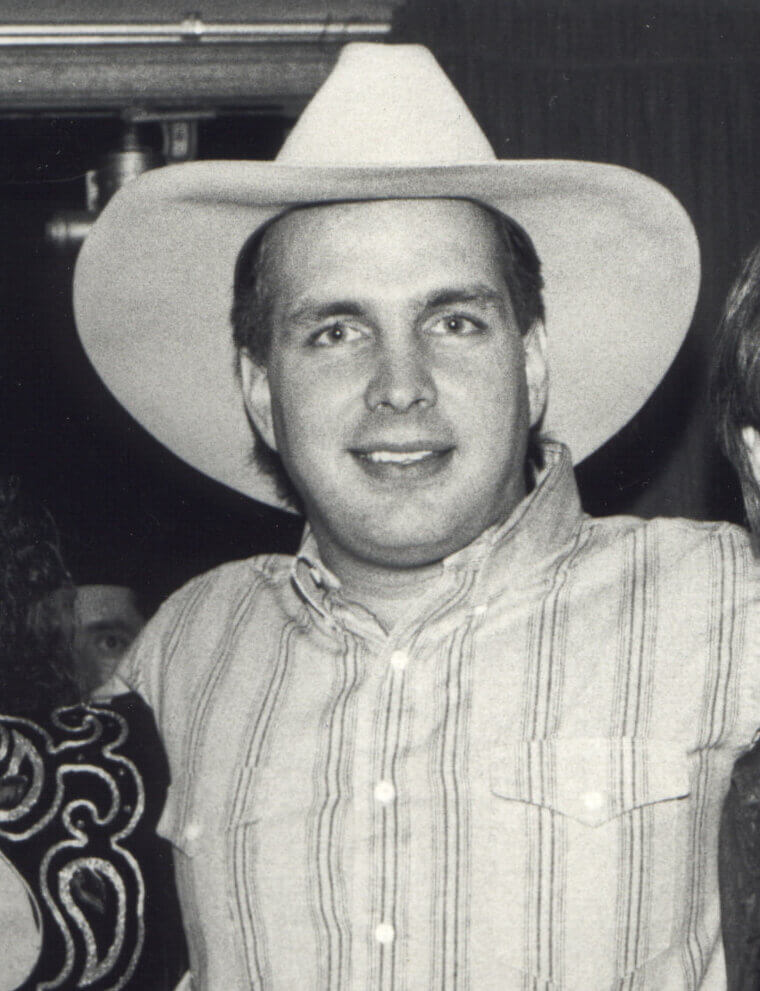 "Friends in Low Places" Garth Brooks: An Alienated Man Ruining an Elegant Wedding Out of Spite