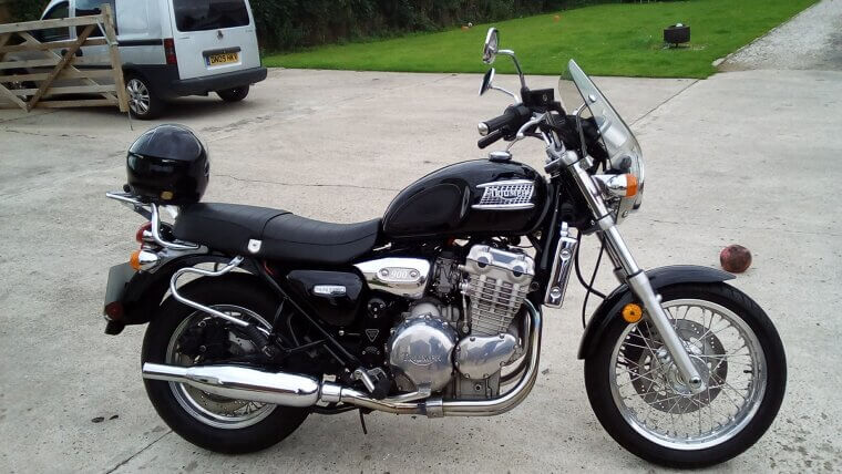 Triumph Thunderbird 900
