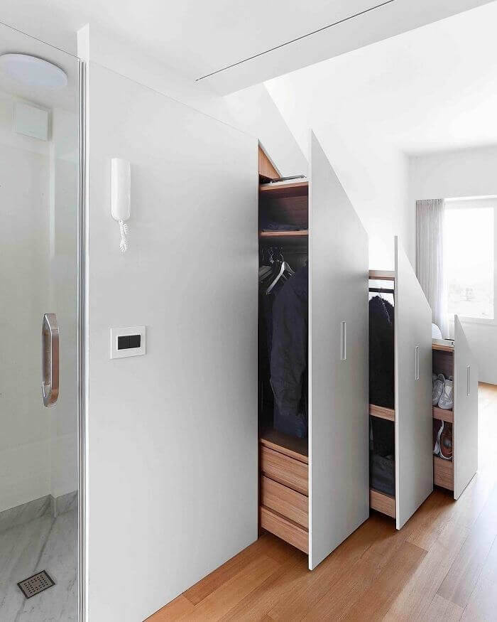 "Es Ist In Den Wänden"