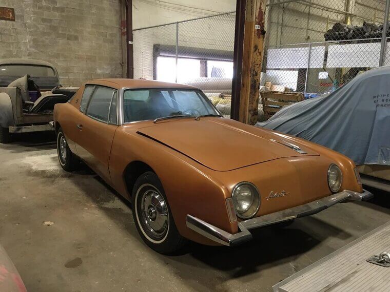 Studebaker Avanti