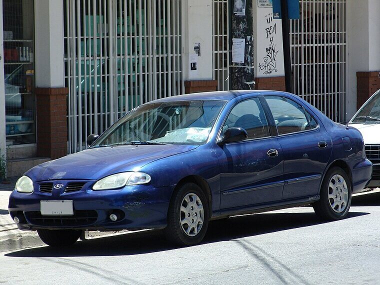 2000 – Hyundai Elantra