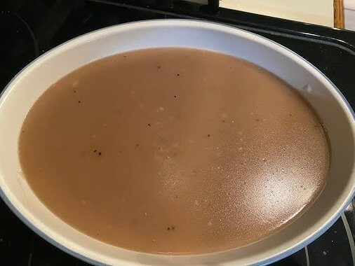 エアフライヤーに残った汁を料理に加える